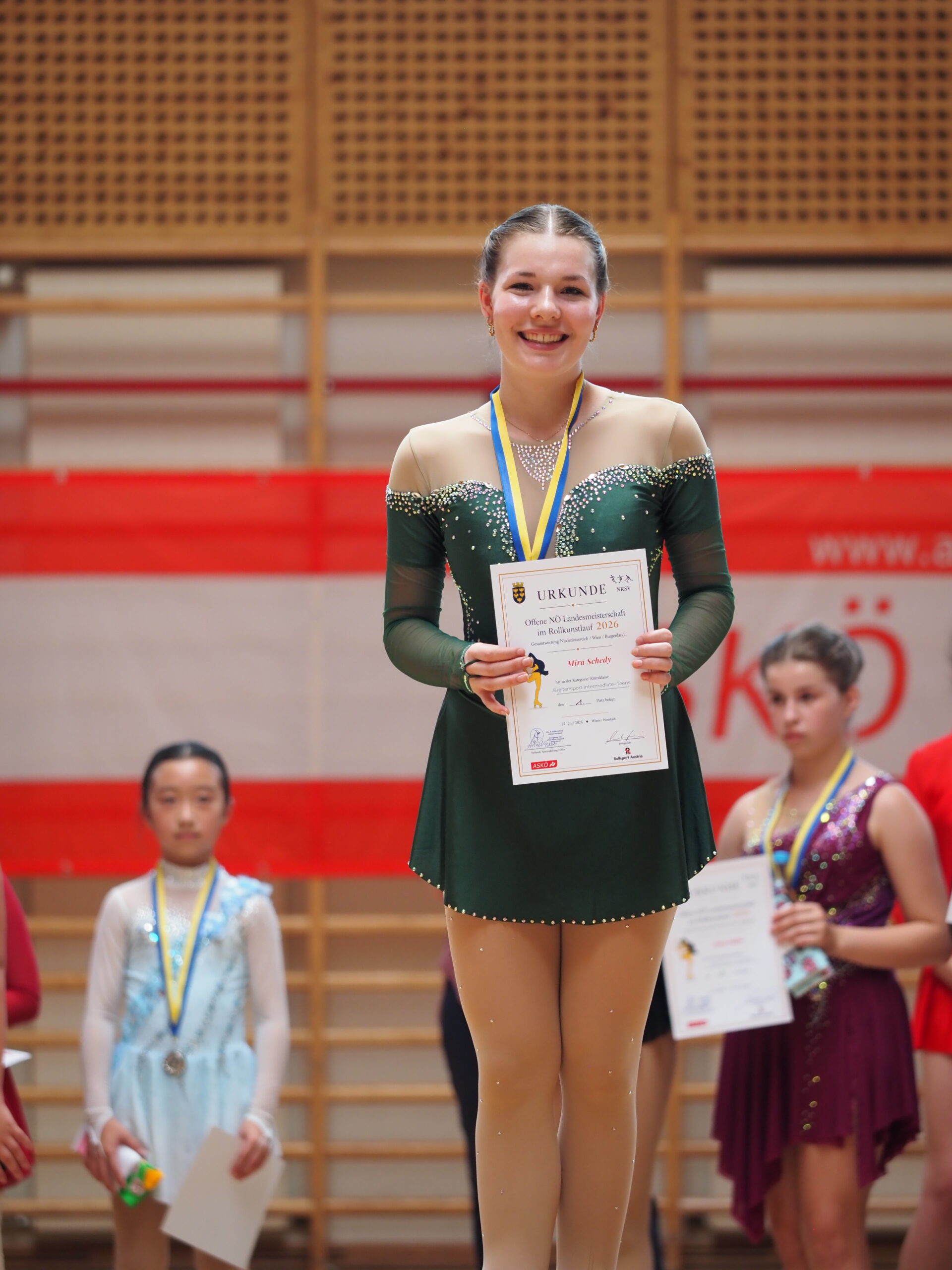 Mira gewinnt Meistertitel bei Rollkunstlauf-Event
